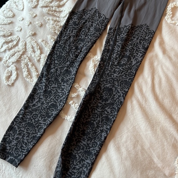 Lululemon Patterned Tights High Rise - Picture 2 of 5